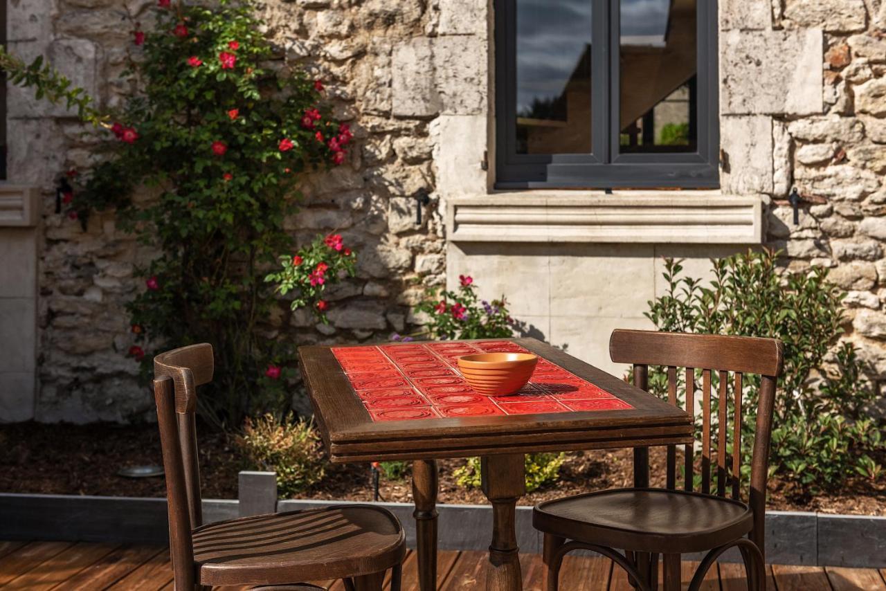 Une Escale En Berry Foecy Exterior foto